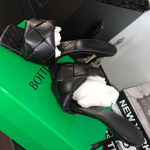 BRAND NEW!! Women’s Bottega Veneta Mule - Picture 3 of 5